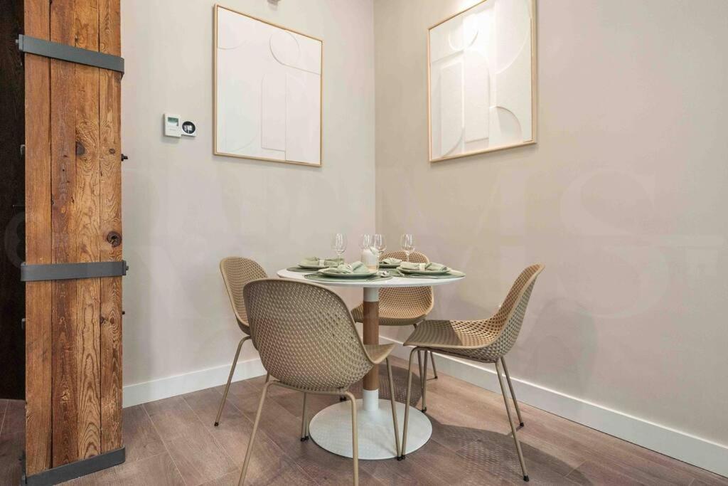 Eclectic & Elegant Apartment By Rems Málaga Buitenkant foto